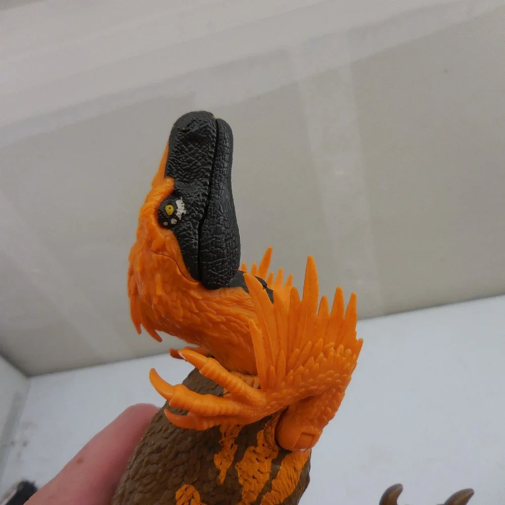 Mattel Jurassic World Dominion Pyroraptor Action Figure Orange Brown GGW41